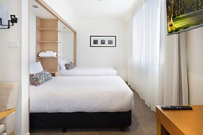 Nightelier Devonport Gateway Hotel