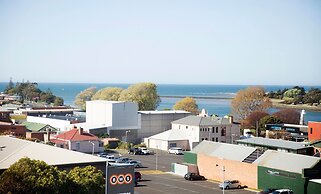 Nightelier Devonport Gateway Hotel