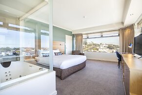 Nightelier Devonport Gateway Hotel