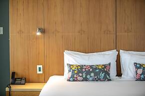 Nightelier Devonport Gateway Hotel