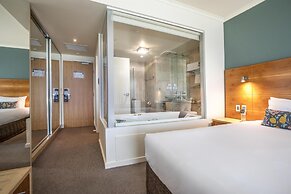 Nightelier Devonport Gateway Hotel