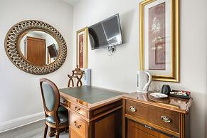 Opulence Boutique Hotel