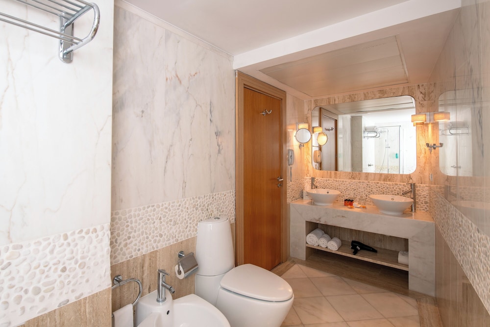 Sesimbra Oceanfront Hotel - Preferred Hotels and Resorts