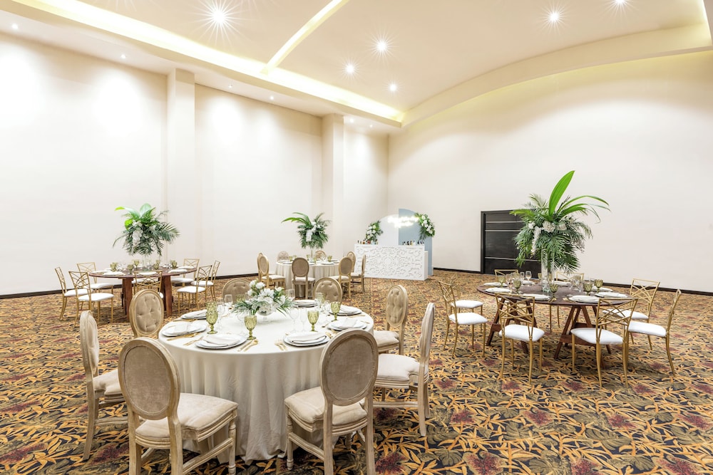 Seadust Cancún Beach Resort  All Inclusive