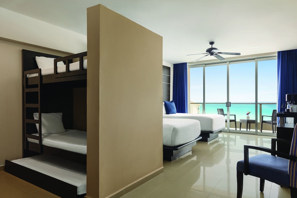 Seadust Cancún Beach Resort  All Inclusive