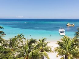 Henry Morgan Resort - All Inclusive