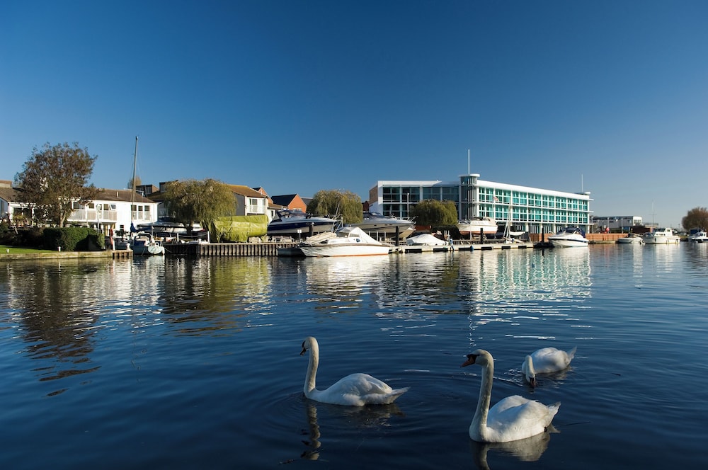 Captains Club Hotel
