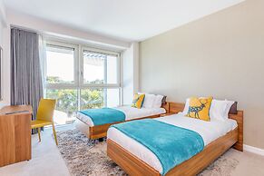 Captains Club Hotel