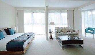 Captains Club Hotel