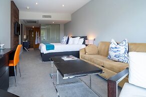 Captains Club Hotel