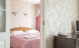 Annushka Hotel