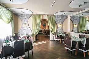 Annushka Hotel