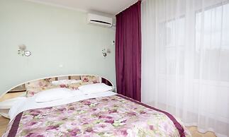 Annushka Hotel