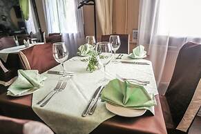 Annushka Hotel
