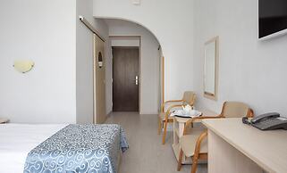Annushka Hotel