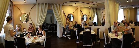 Annushka Hotel