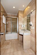 Nil Hotel