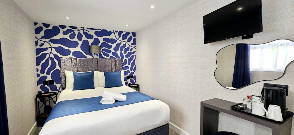 Mentone Hotel
