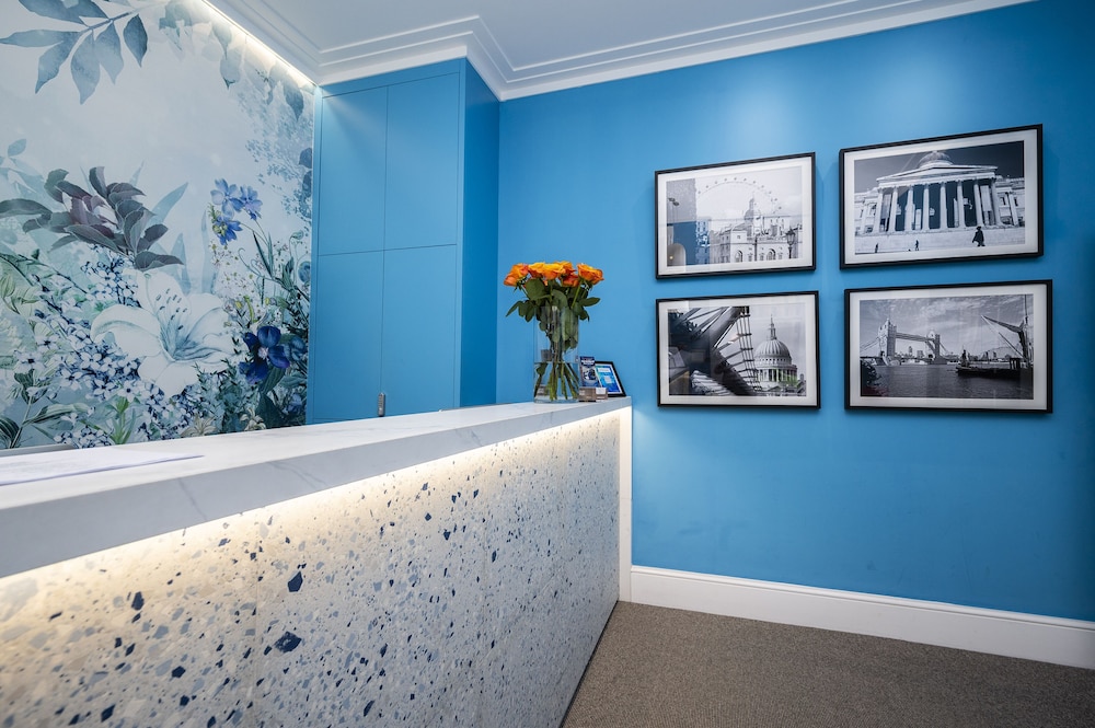 Mentone Hotel