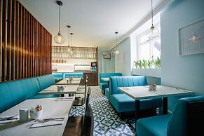 Mentone Hotel