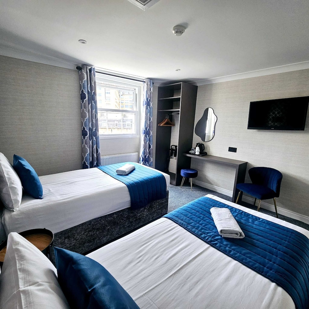 Mentone Hotel