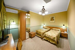 Frapolli Hotel
