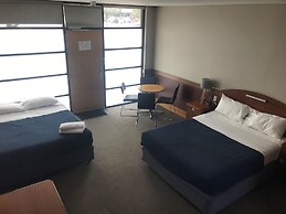 Highlander Hotel