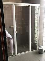 Highlander Hotel