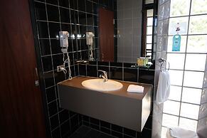 Highlander Hotel