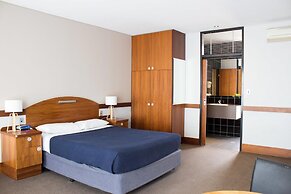 Highlander Hotel
