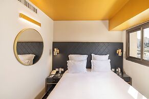 EVE by Adam Hotels