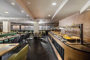 EVE by Adam Hotels