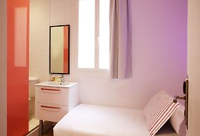 Chic & Basic Tallers Hostal