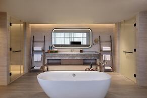 DoubleTree by Hilton Bangkok Ploenchit