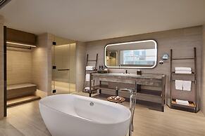DoubleTree by Hilton Bangkok Ploenchit