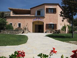 Hotel Monti Di Mola