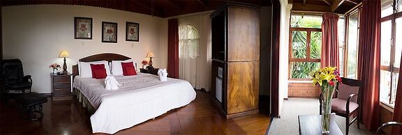 La Catalina Hotel and Suites