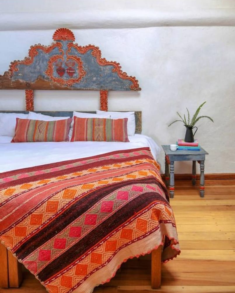 ARQUEOLOGO EXCLUSIVE SELECTION - Casa Peralta