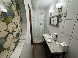 ARQUEOLOGO EXCLUSIVE SELECTION - Casa Peralta