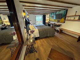ARQUEOLOGO EXCLUSIVE SELECTION - Casa Peralta