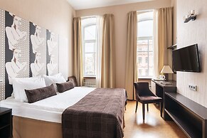 Nevsky Forum Hotel