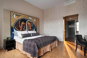 Nevsky Forum Hotel