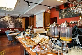Nevsky Forum Hotel