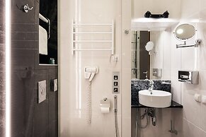 Nevsky Forum Hotel