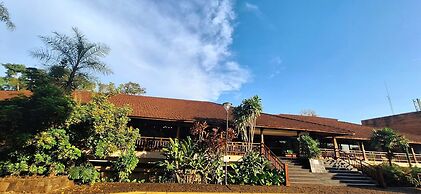 Raices Esturión Hotel