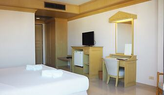 City Beach Resort
