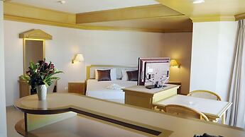 City Beach Resort