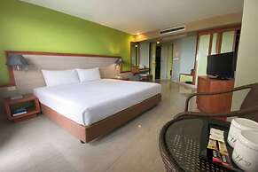 Long Beach Cha-Am Hotel