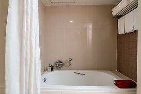 Long Beach Cha-Am Hotel