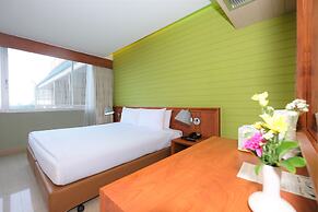 Long Beach Cha-Am Hotel